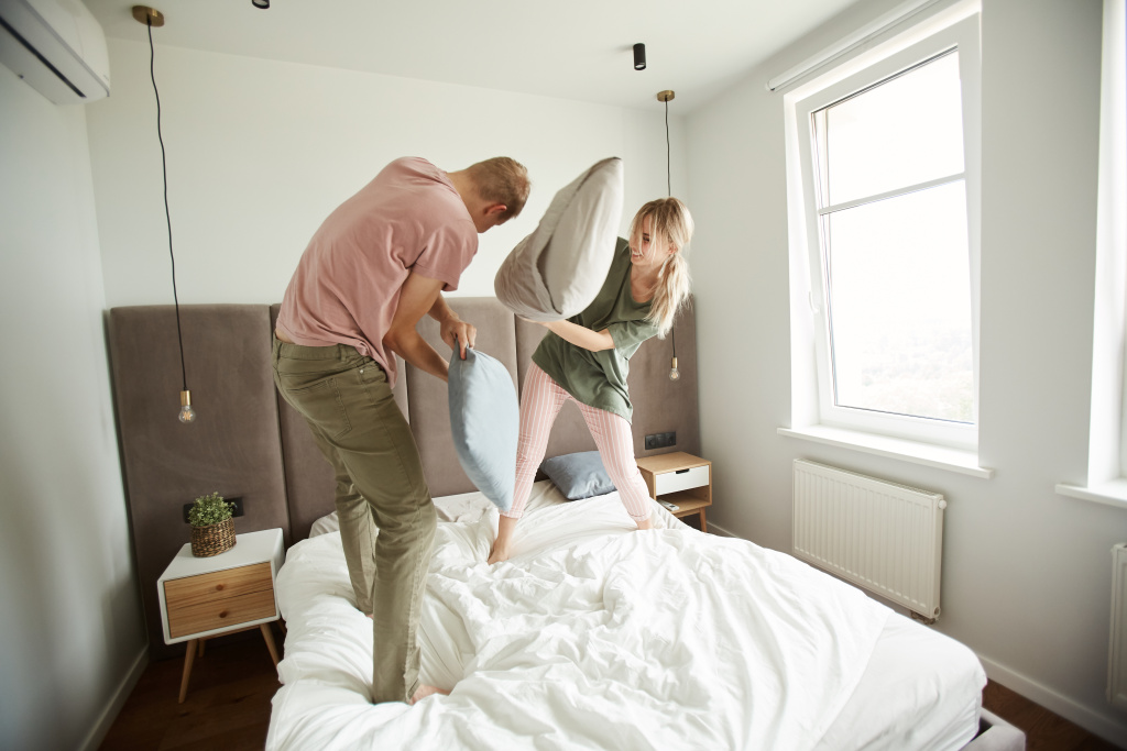 carefree-young-amorous