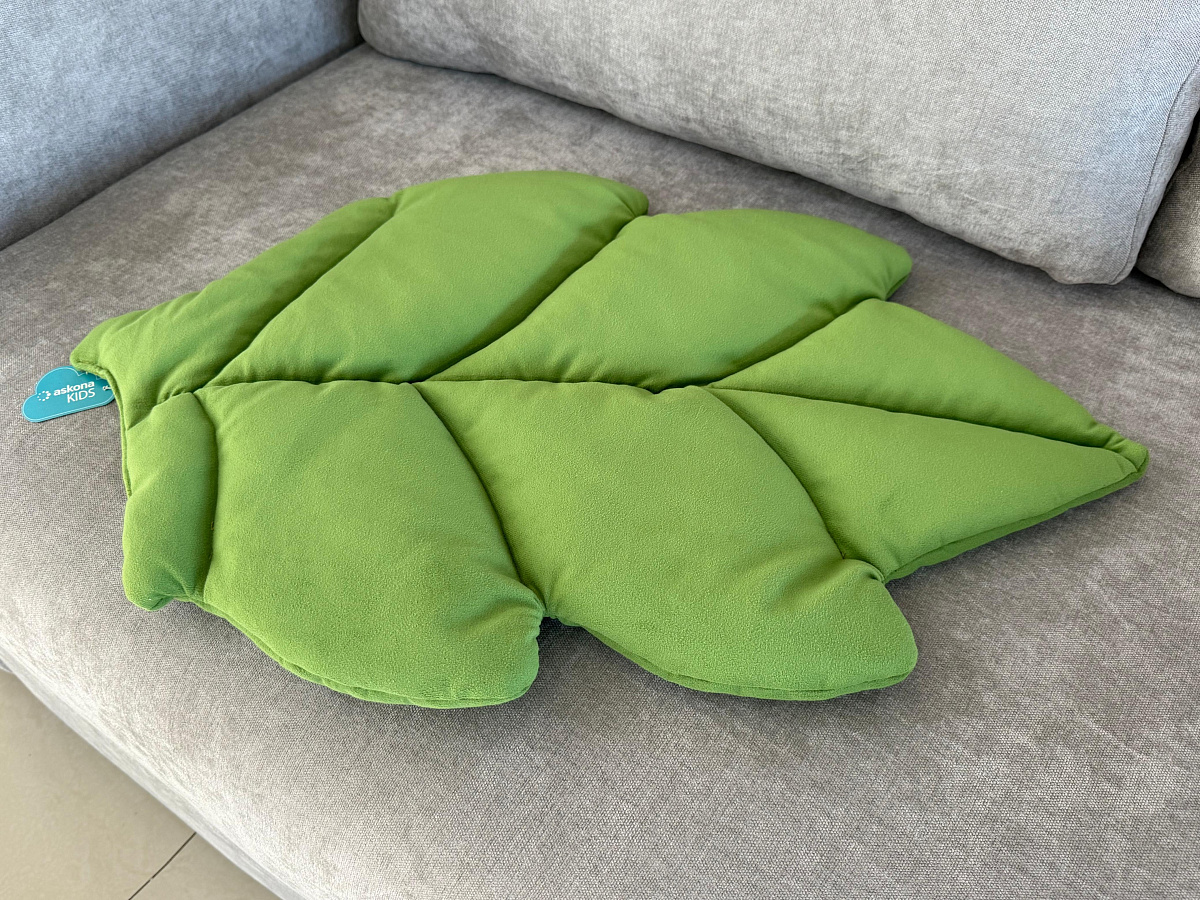 Подушка декоративная Лист малый