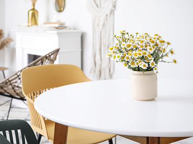 Современные обеденные столы и стулья: как выбрать подходящий комплект для вашей кухни