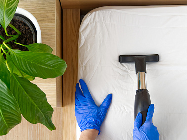 Как почистить матрас в домашних условиях? 